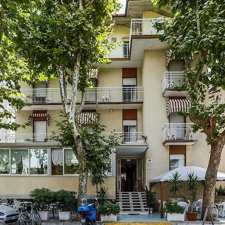 Hotel Elisabetta 2 Stelle Cattolica Buitenkant foto